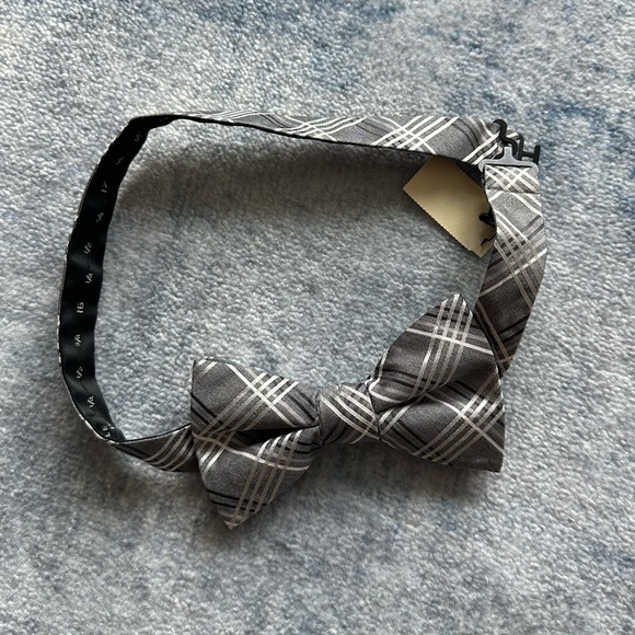 NWT Express adjustable silk bow tie (pre-tied) - Picture 5 of 5
